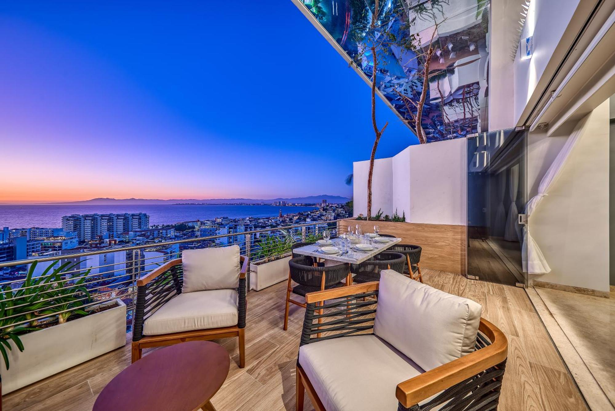 Maxwell Residences Romantic Zone Puerto Vallarta Exterior photo