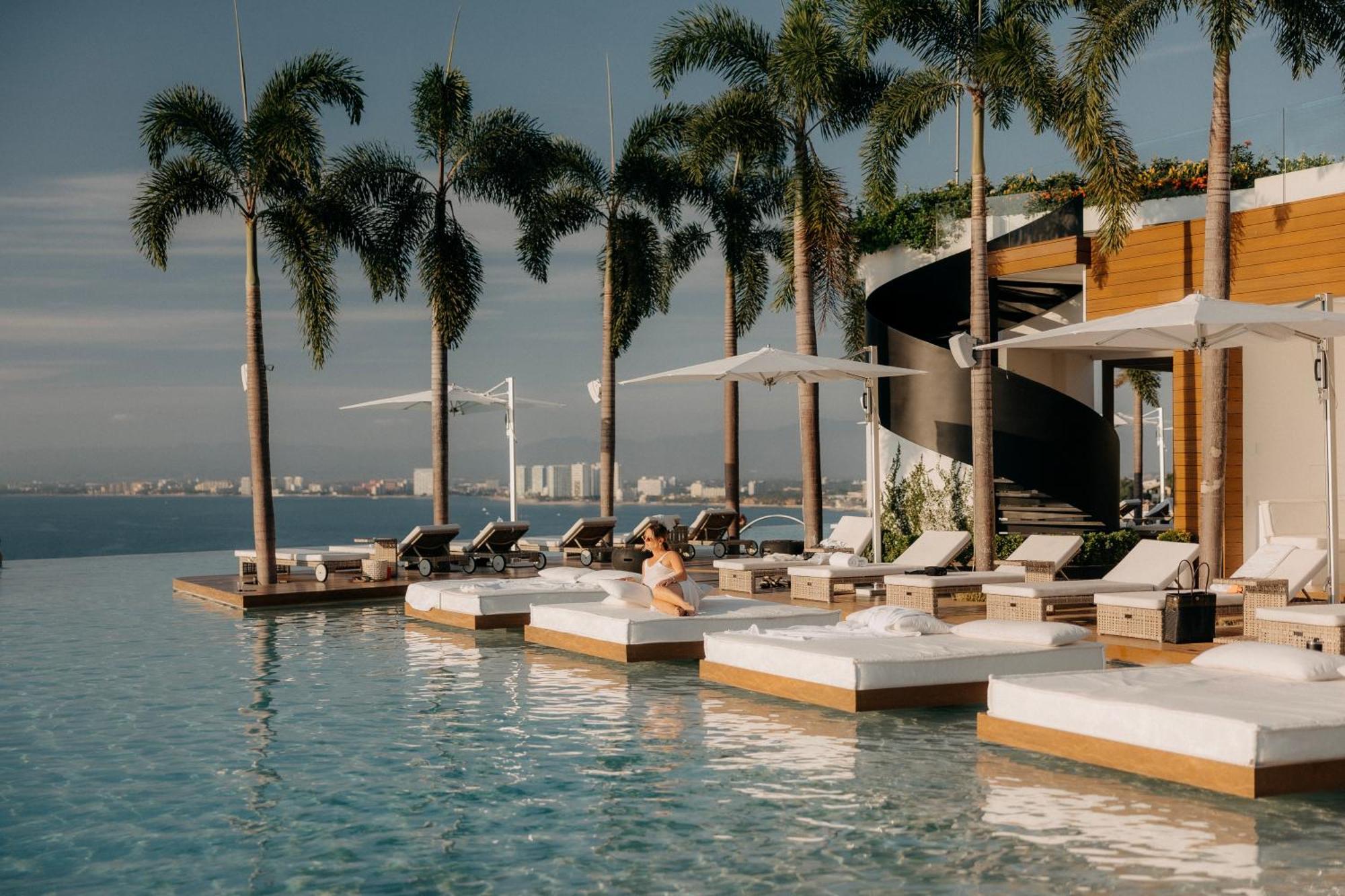 Maxwell Residences Romantic Zone Puerto Vallarta Exterior photo